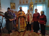 Праздник Покрова встретили верующие жители поселка Новокуровка
