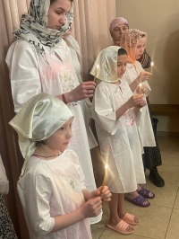 Четверо детей из детского дома приняли Крещение после встреч с участниками православного молодёжного движения
