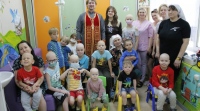Праздник для пациентов детской онкогематологии устроили сотрудники и волонтёры епархиального соцотдела