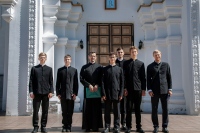 Студенты первого курса духовной семинарии посетили Елизаветинский храм и Гуманитарный склад
