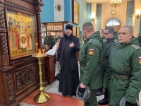 Солдаты-срочники узнали о святынях Успенского собора