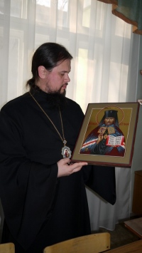 В дар домовому храму Хабаровской семинарии передана икона с частицей мощей священномученика Фаддея Тверского
