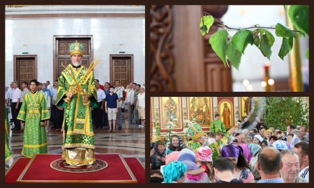 День Святой Троицы в главном храме Хабаровска: фотопрочтение праздника