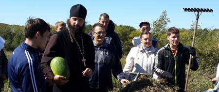 Командным соревнованием среди паломников отметили в мужской обители память основателей русского монашества