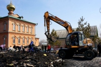 Около 200 человек  приняли участие в очистке территории сгоревшего храма  св. Александра Невского