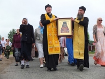 Крестный ход с иконой с частицей мощей св Иоанна Шанхайского и Сан-Францисского. 2 июля 2013 года.