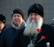 В канун Дня защитника Отечества митрополит Артемий возложил цветы к Вечному огню. 22 февраля 2025 г.